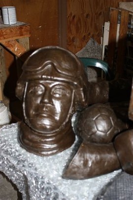 making of the statue